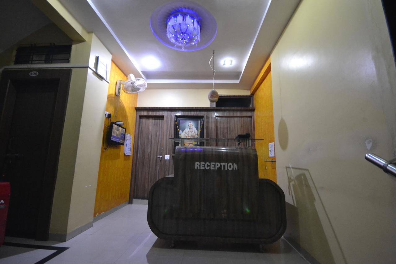 Hotel Madhava Sirdi Kültér fotó
